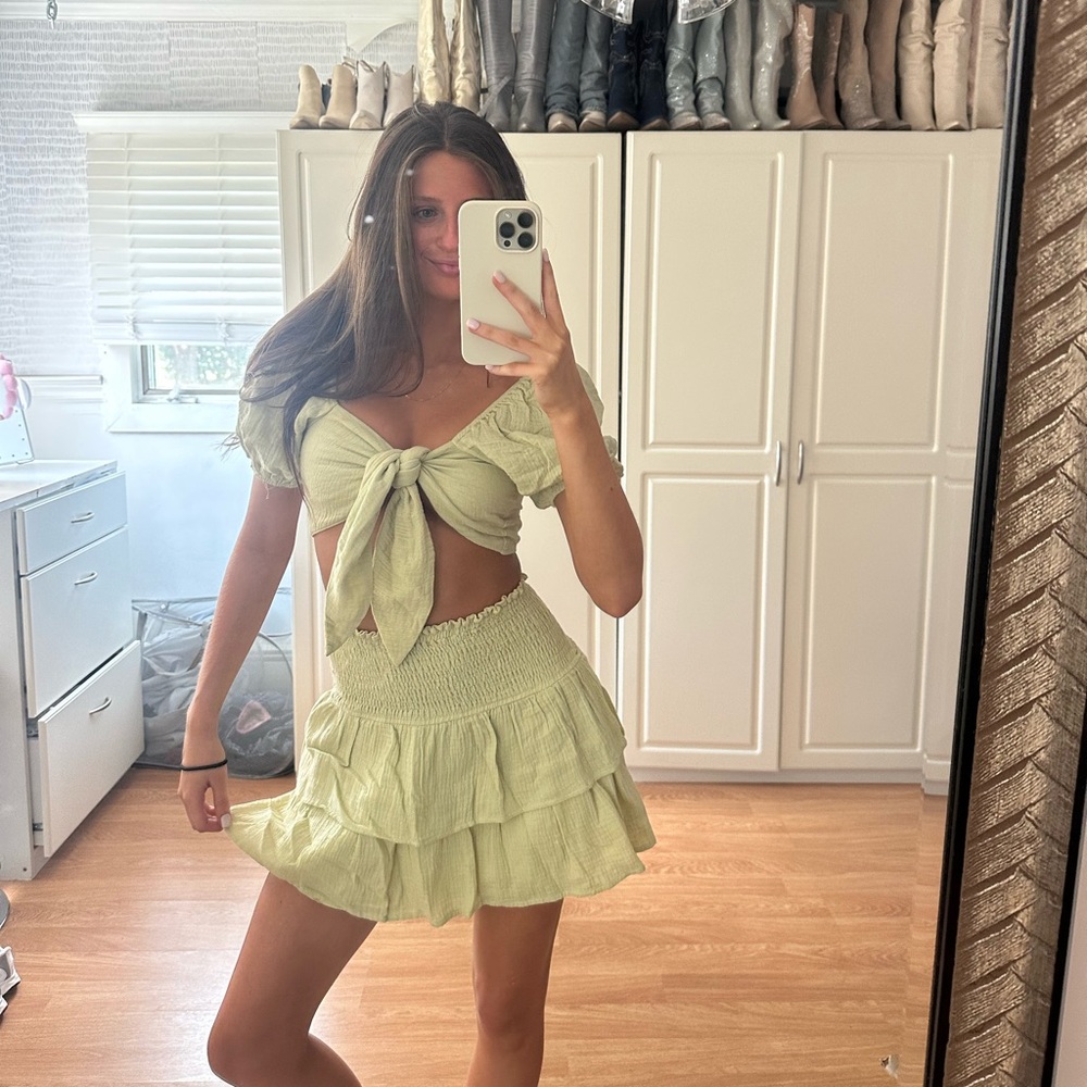 green skirt set